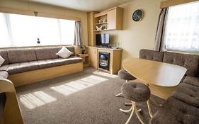8 Berth Caravan With Wifi At Martello Beach Holiday Park In Essex Ref 29025Y